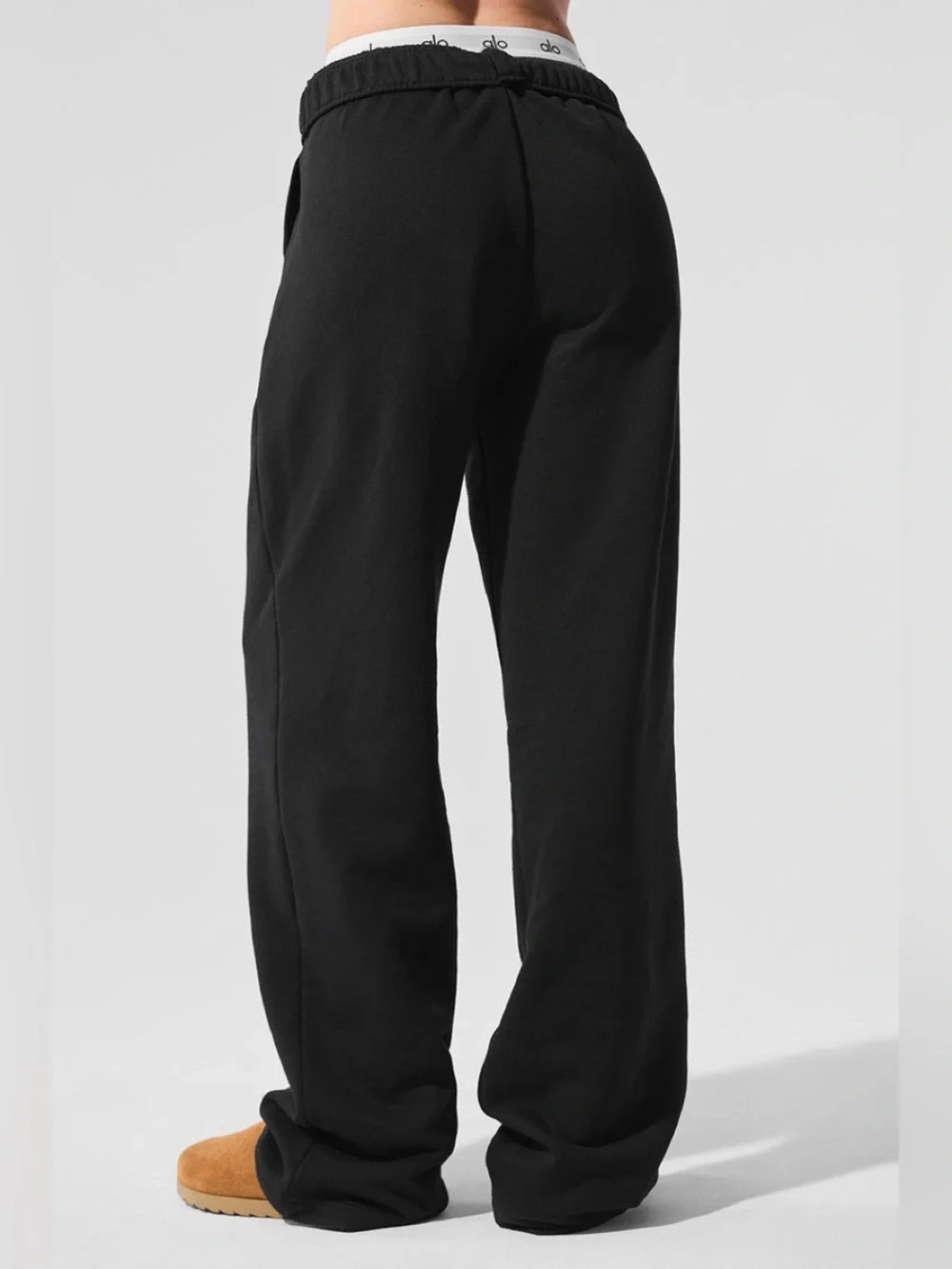 ALO Yoga Black Accolade wide leg sweatpants